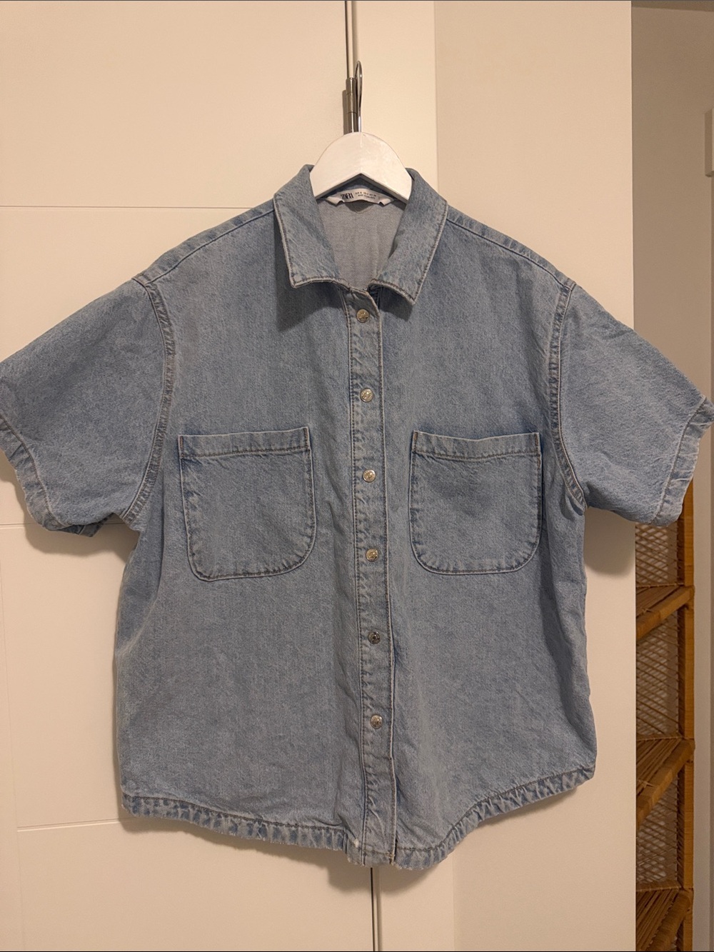 H&M Light Blue Short-Sleeve Denim Button-Up Shirt